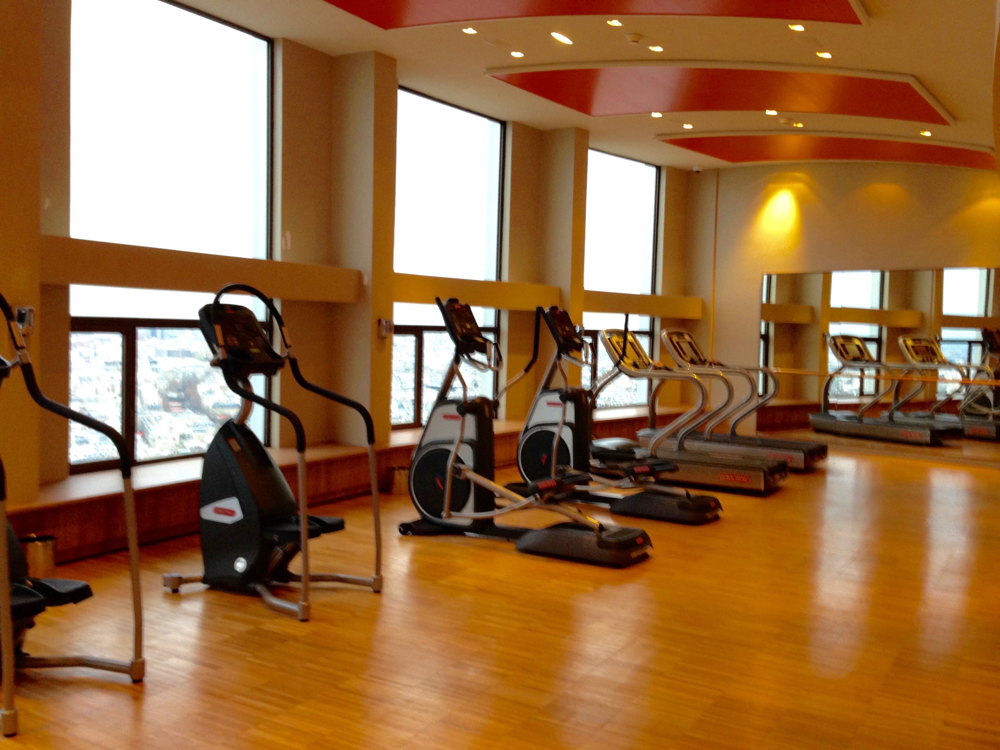 Hyatt Regency Paris Etoile Fitness Center