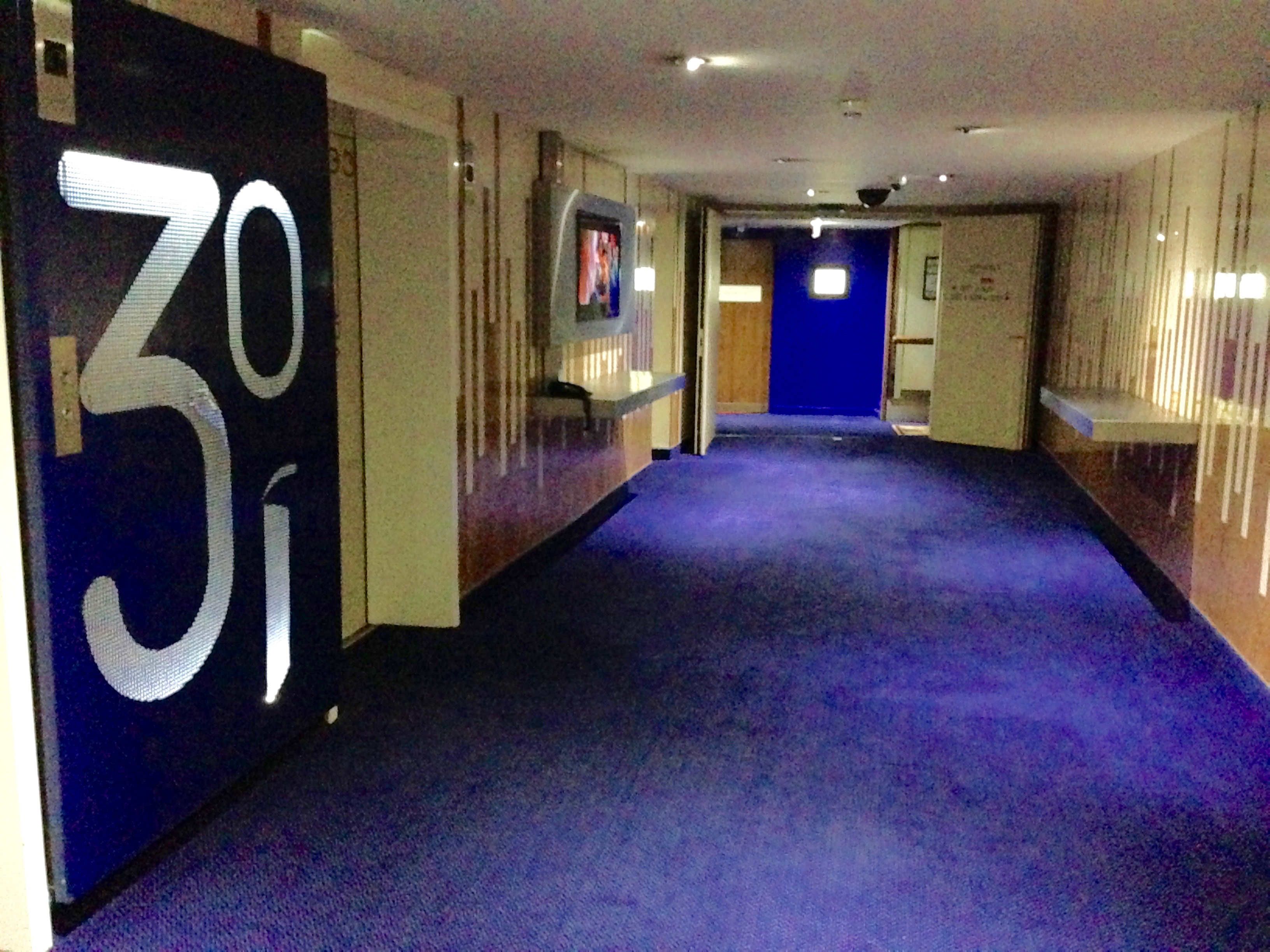 Hyatt Regency Paris Etoile Hallway